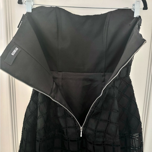 NEW Nicolas window lace strapless cocktail dress - Picture 4 of 9